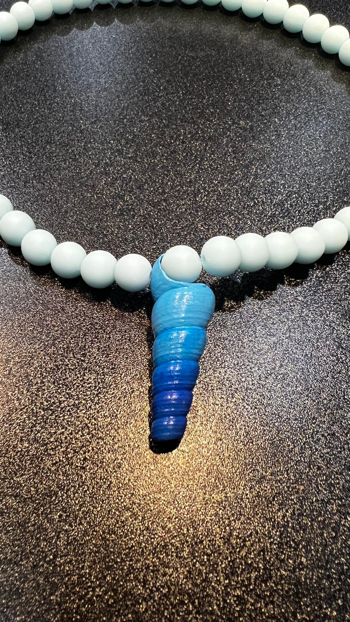 Seashell Stretchy Necklace in Blue