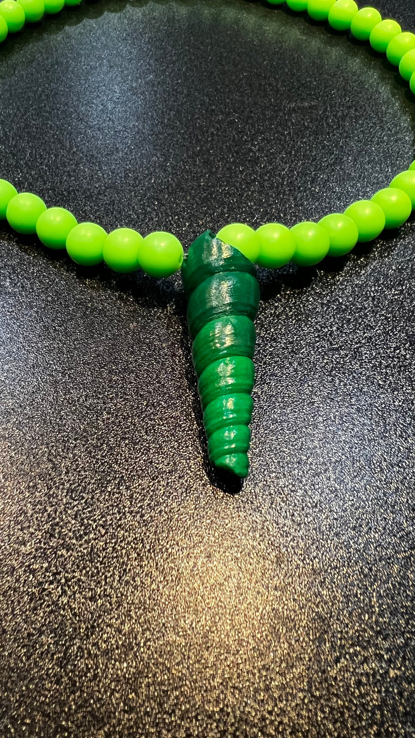 Seashell beaded stretchy necklace
